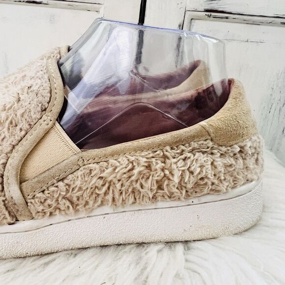UGG Ricci Tan Neutral Furry Textured Slip on Loafers Womens Size 7.5 - Picture 3 of 8